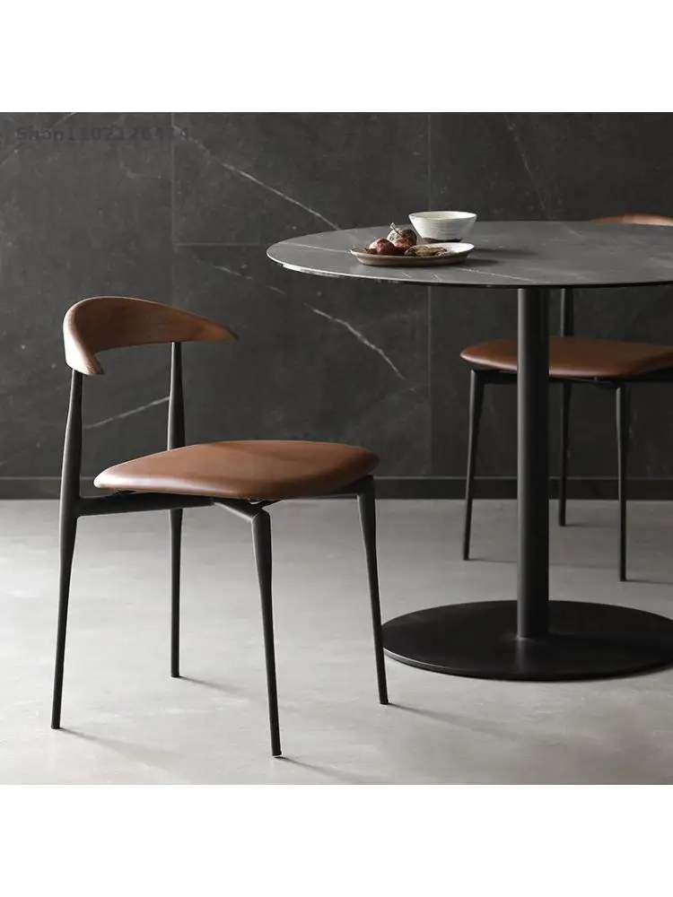 Söökla juhataja hele luksus täispuidust tagasi tooli itaalia minimalistlik sepistatud rauast nahast sarv tool restoran home design